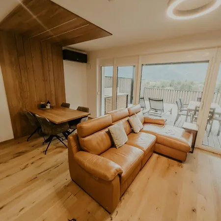 Cozy Corner * בובק