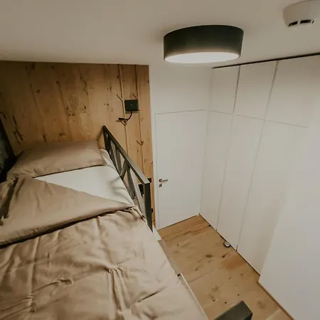 Cozy Corner Apartment *