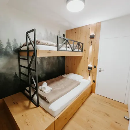 Cozy Corner בובק
